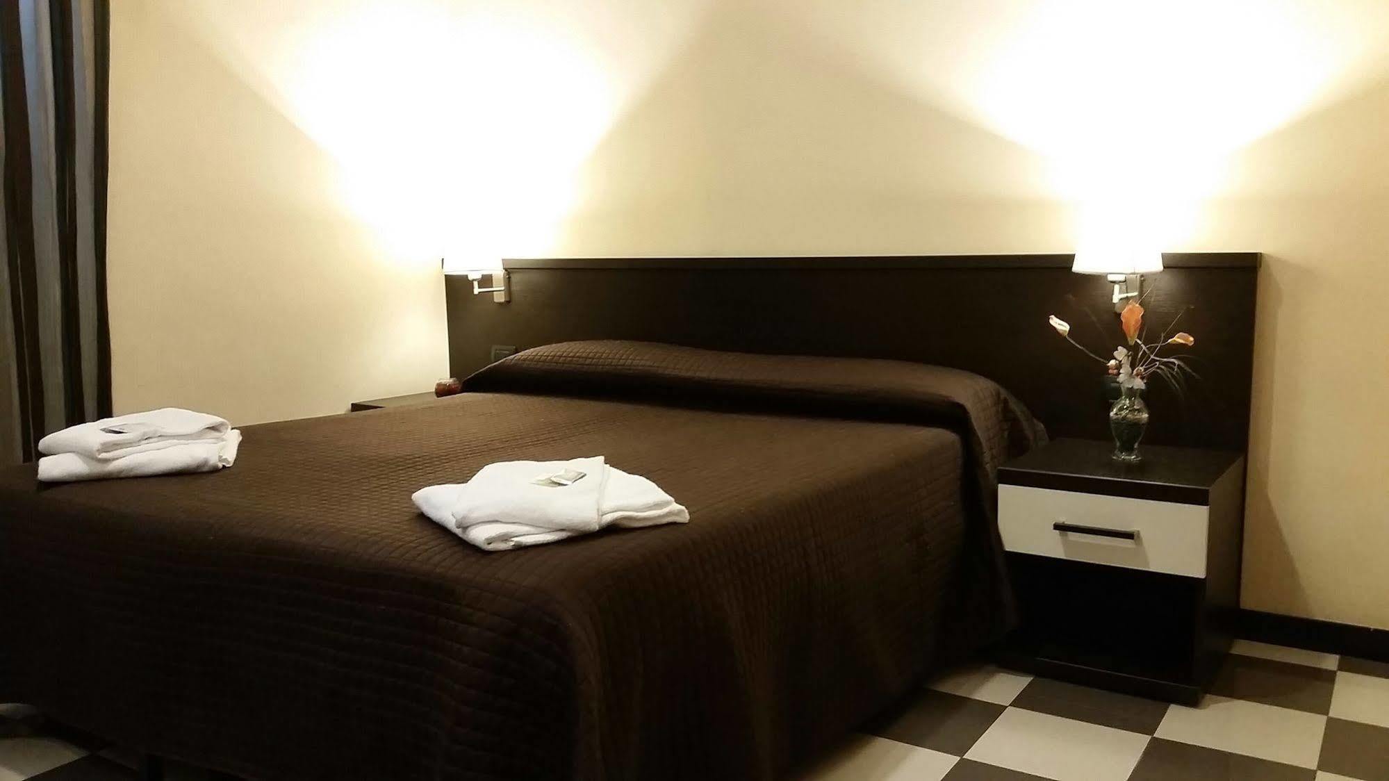 Roma Da Noi Bed and Breakfast Buitenkant foto